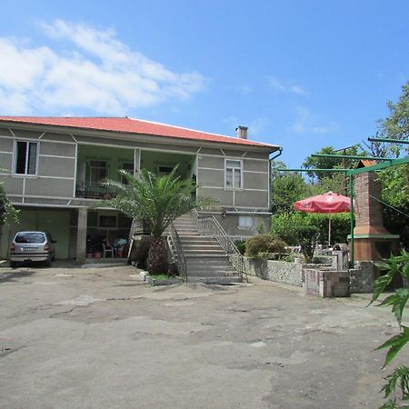 Joni Guest House バトゥーミ エクステリア 写真