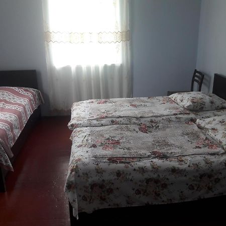 Joni Guest House バトゥーミ エクステリア 写真