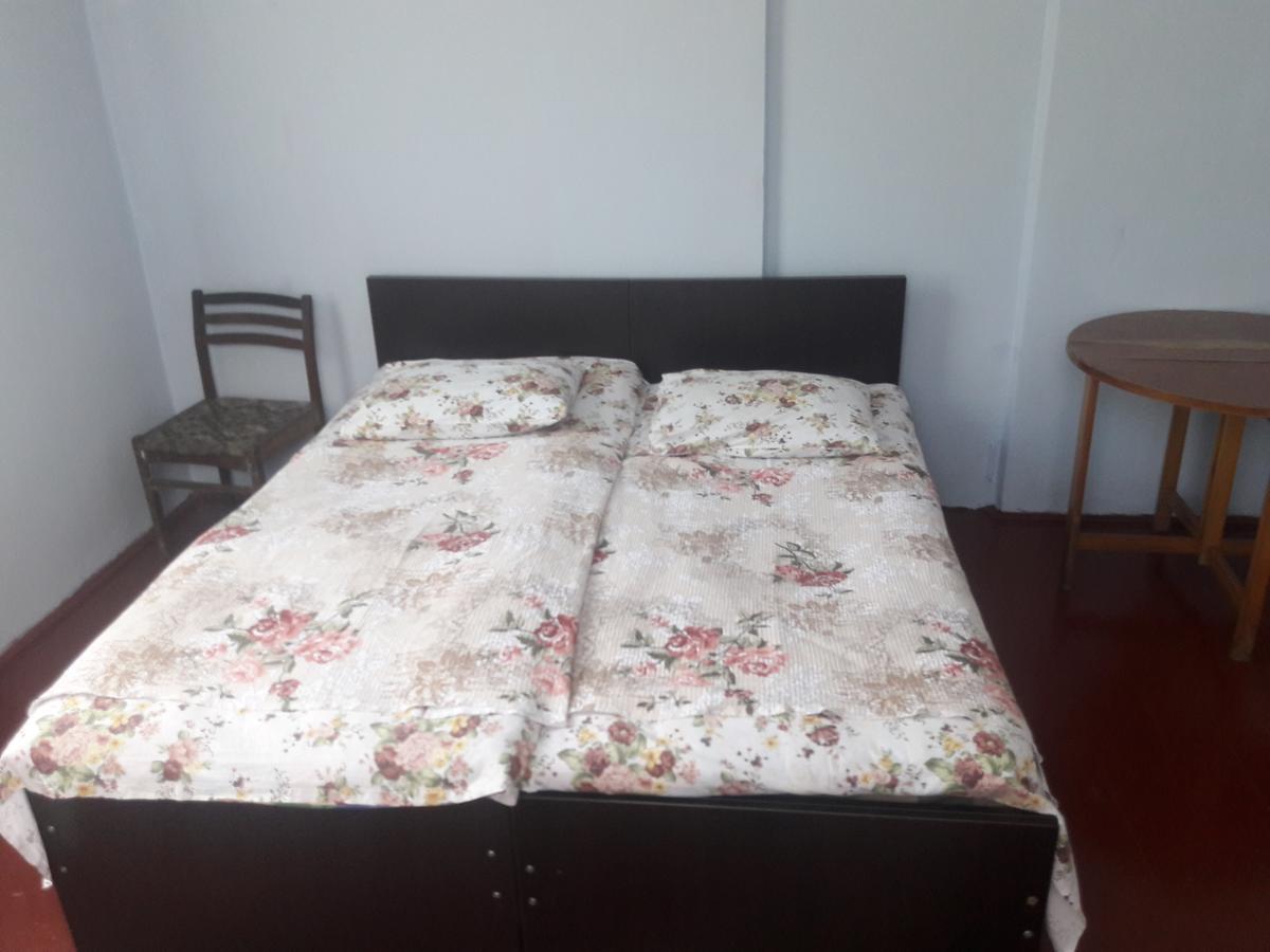 Joni Guest House バトゥーミ エクステリア 写真