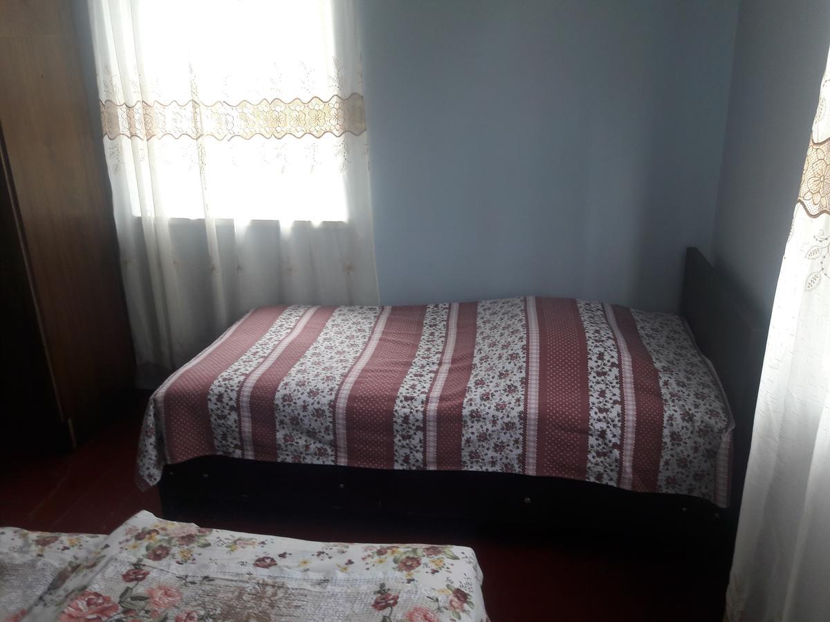 Joni Guest House バトゥーミ エクステリア 写真